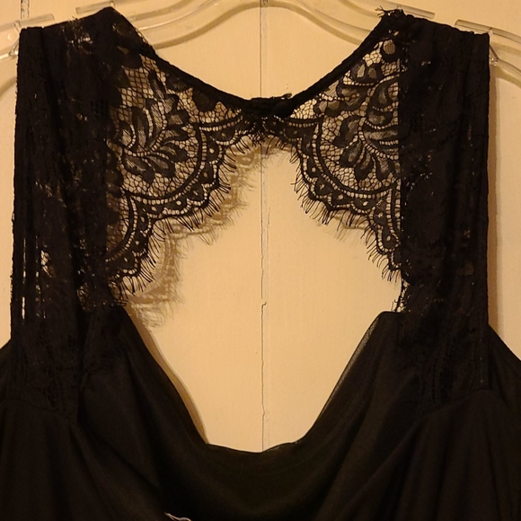 Formal dress - Picture 3 of 4